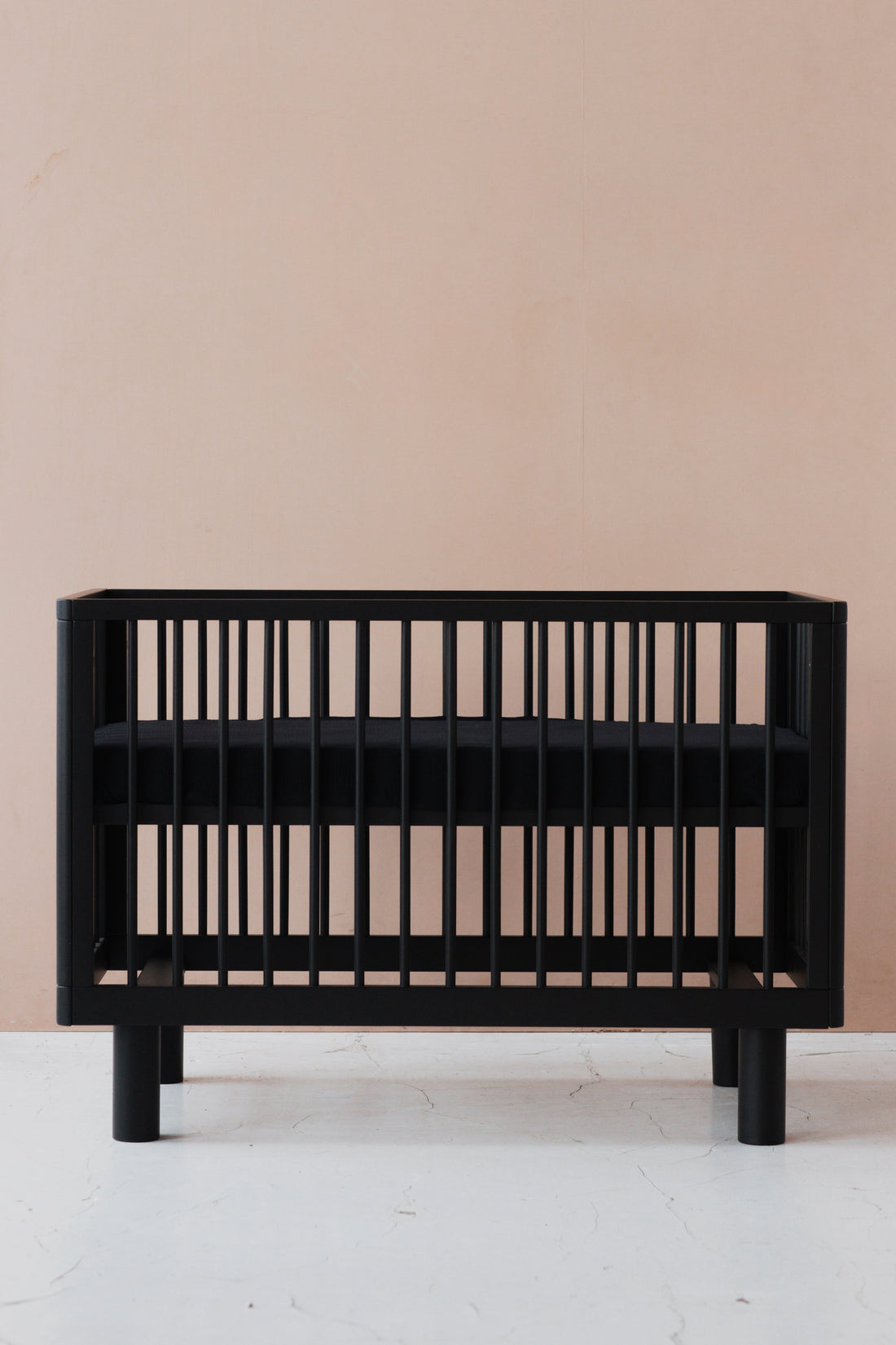 Nox cot in black satin + conversion rail in black satin /PRE-ORDER : Ships November 14th
