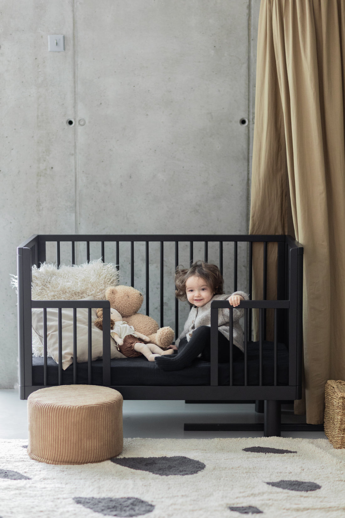 Nox cot in black satin + conversion rail in black satin /PRE-ORDER : Ships November 14th