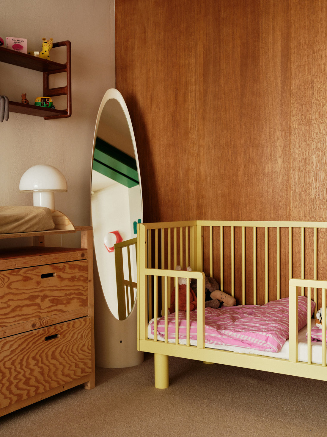Nox cot in yellow + conversion rail in yellow