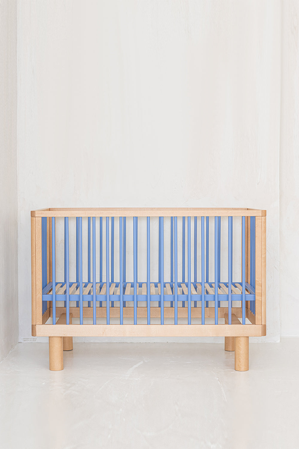 Nox cot in natural wood and blue / ON PRE-ORDER. Estimated shipping date 7th - 9th of May