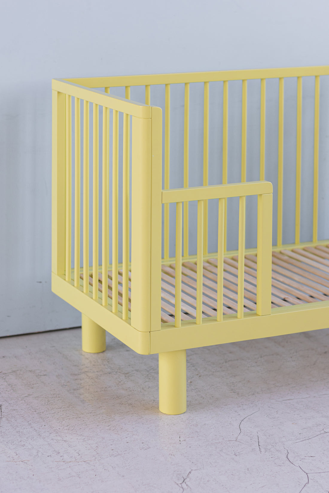 Nox cot conversion rail in yellow / Made to order, production time 6 - 8 weeks