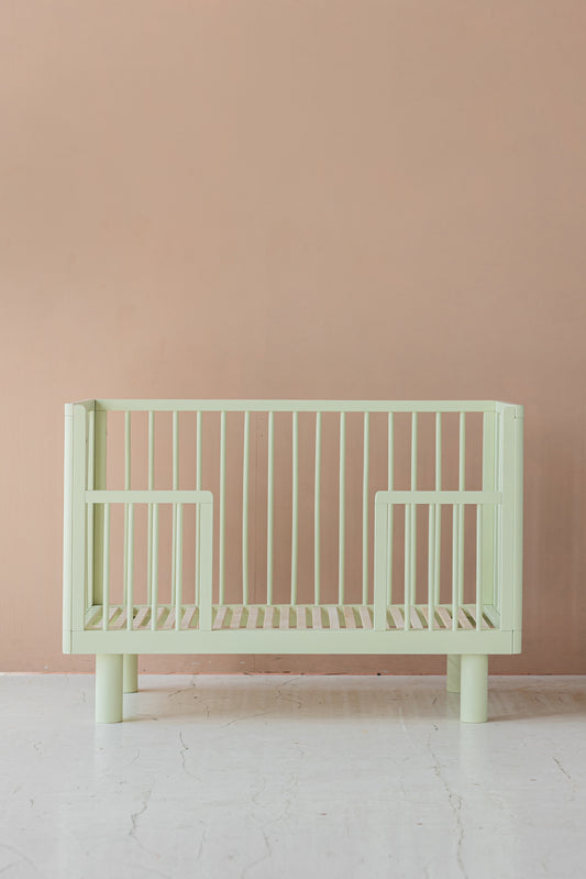 Nox cot conversion rail in pistachio / Made to order, production time 6 - 8 weeks