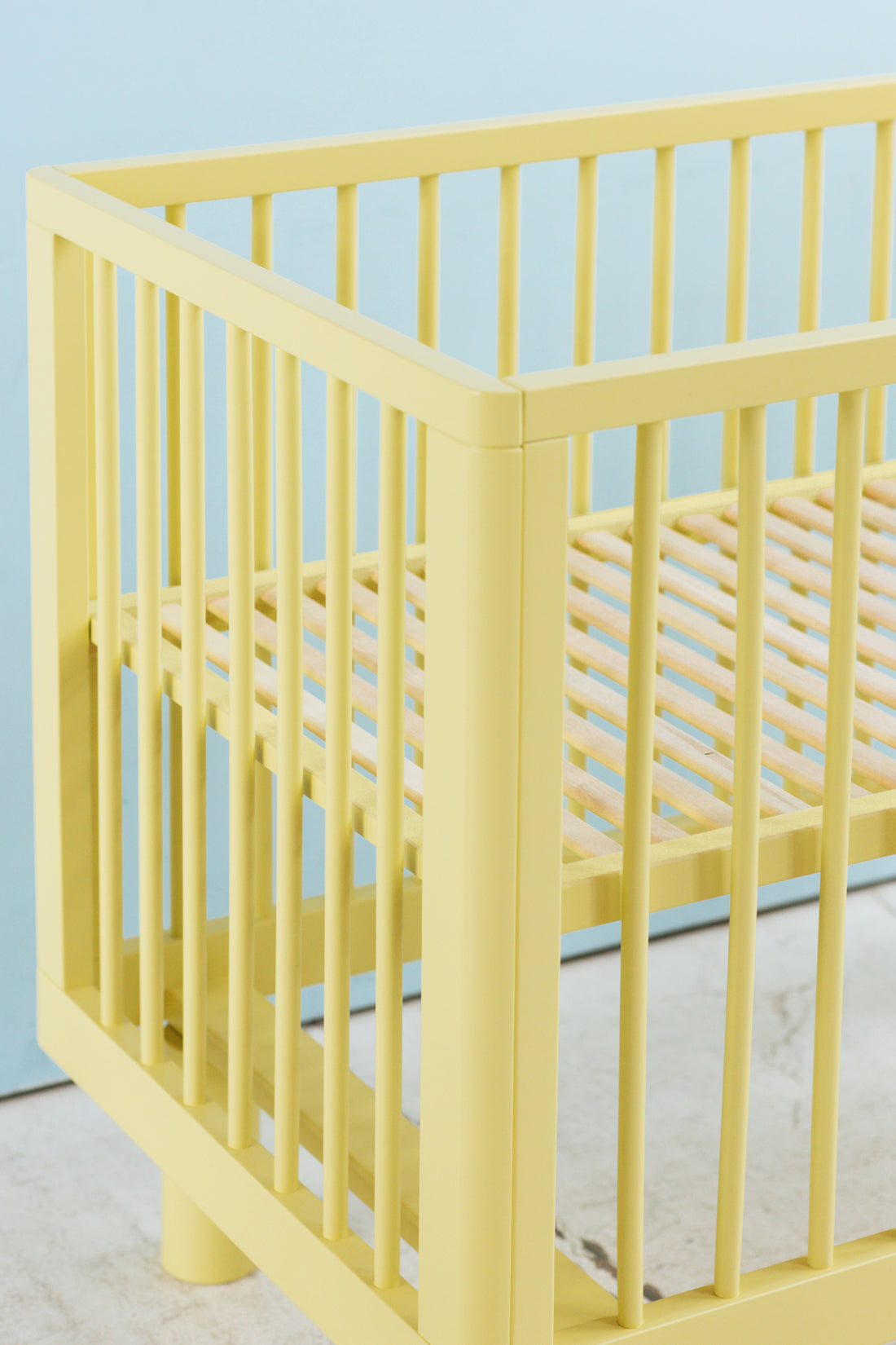 Nox cot in yellow