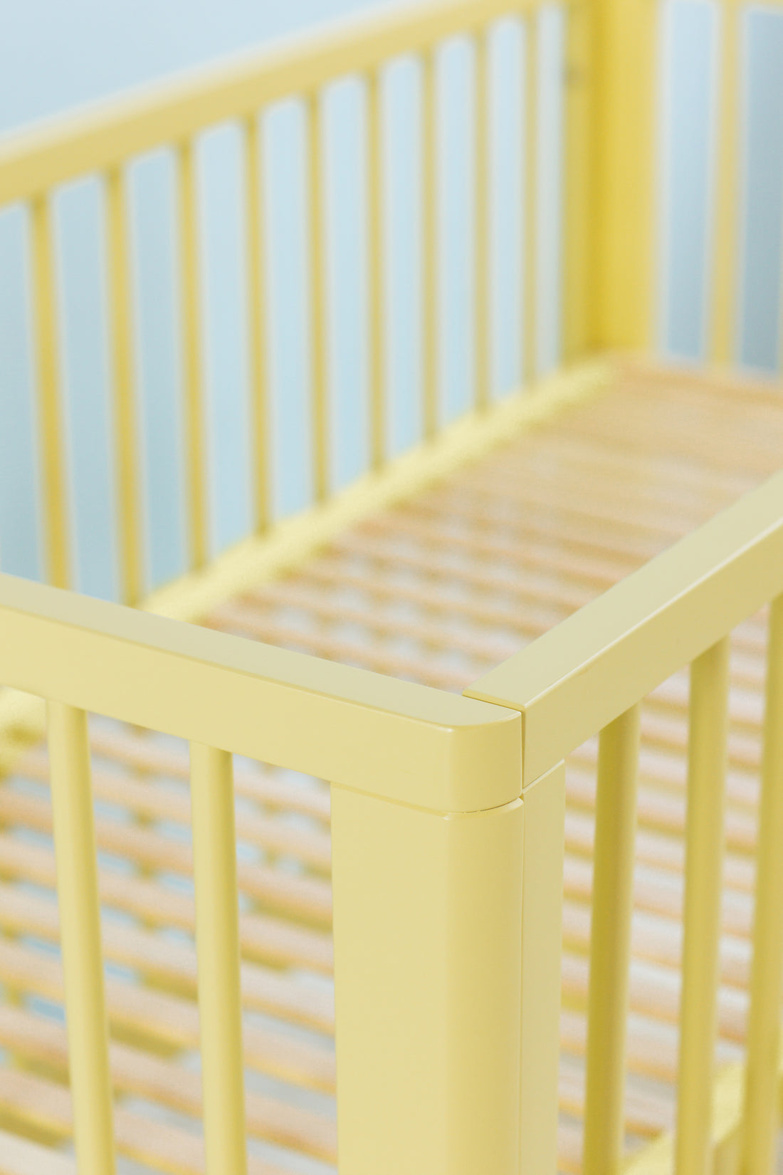 Nox cot in yellow