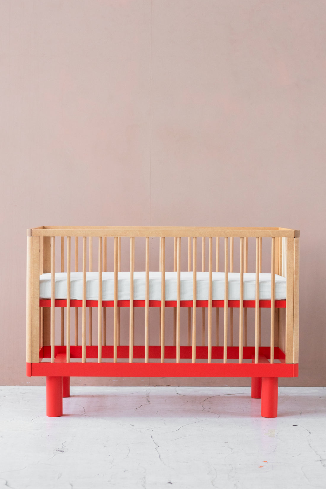 Nox cot in natural wood and red