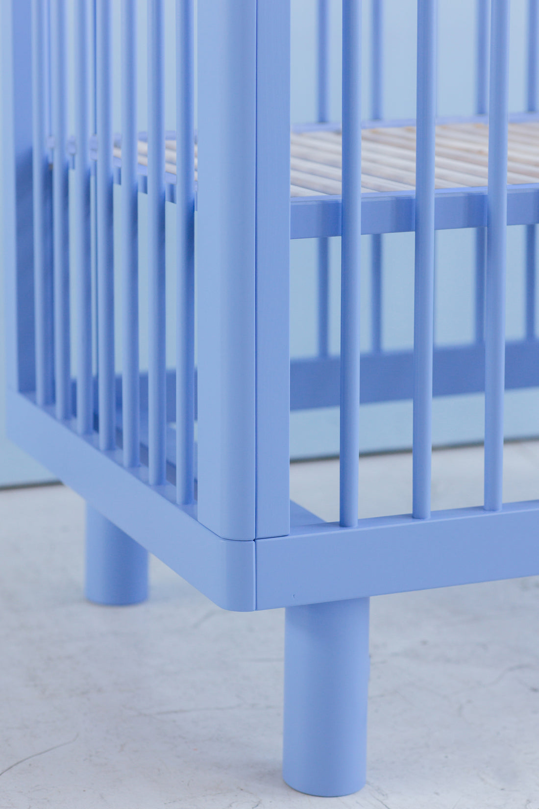 Nox cot in blue