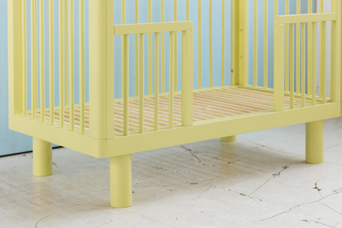 Nox cot in yellow + conversion rail in yellow