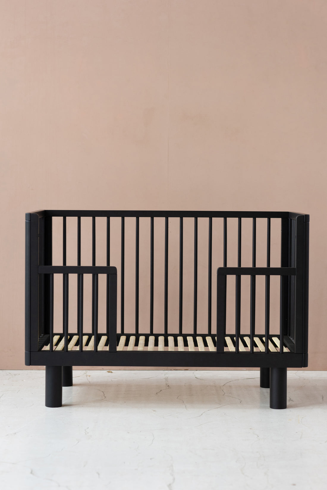 Nox cot in black satin + conversion rail in black satin