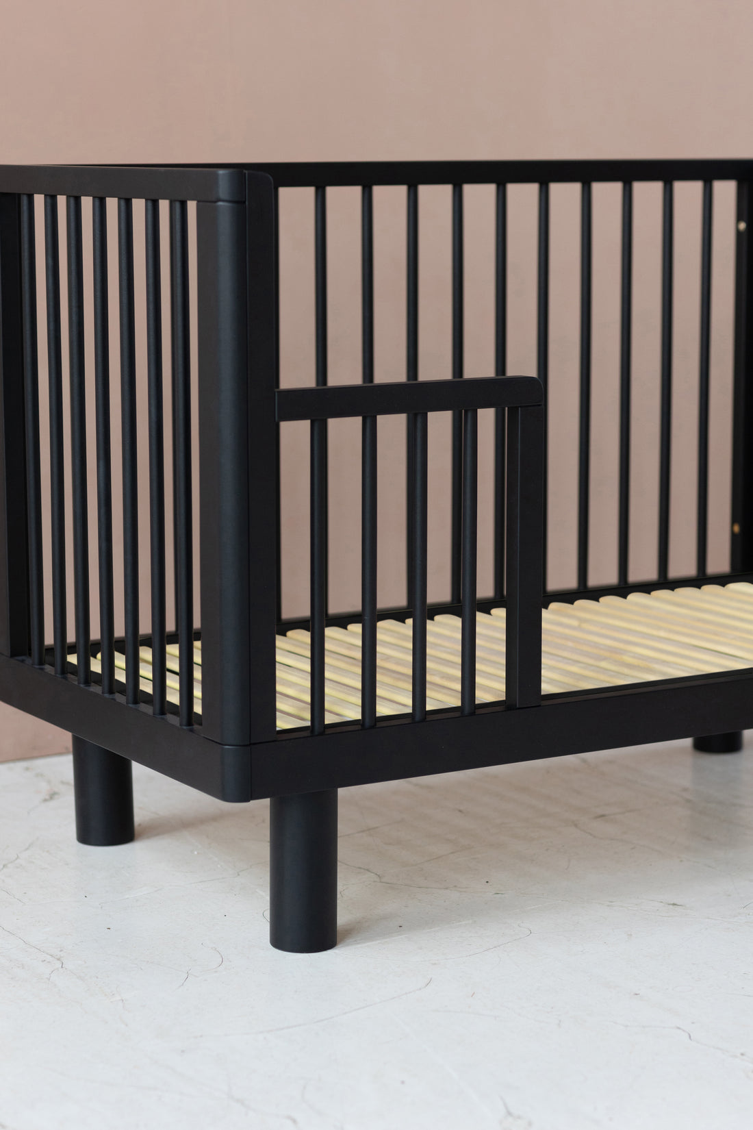 Nox cot in black satin + conversion rail in black satin