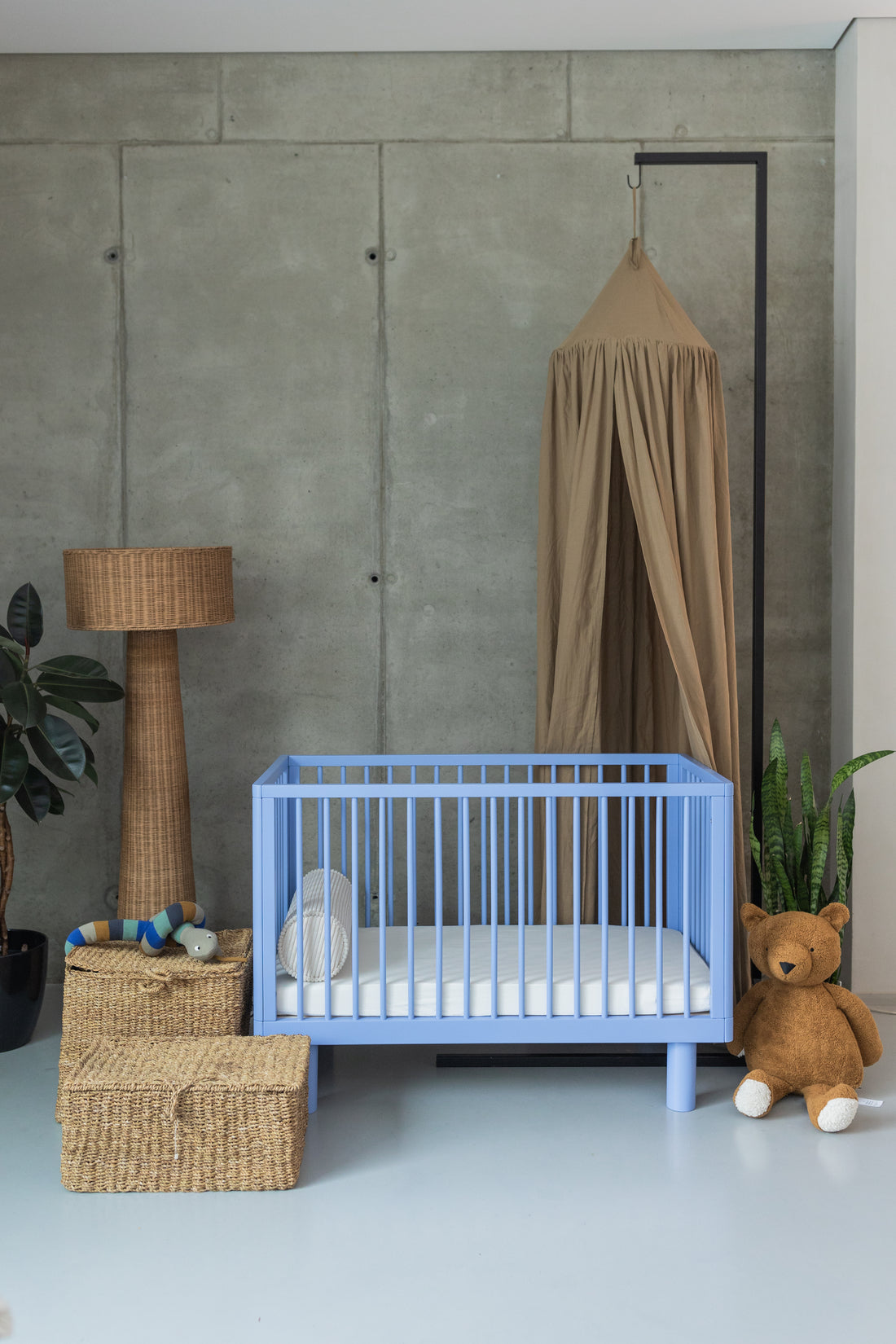 Nox cot in blue