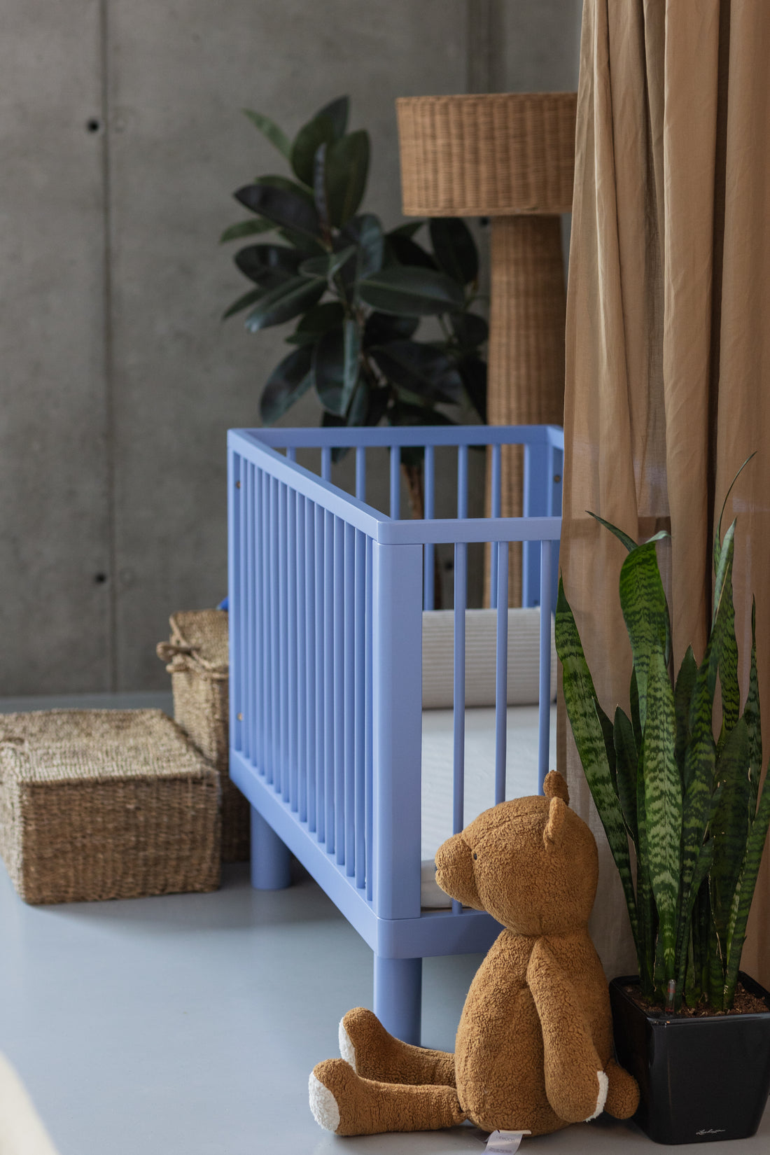 Nox cot in blue