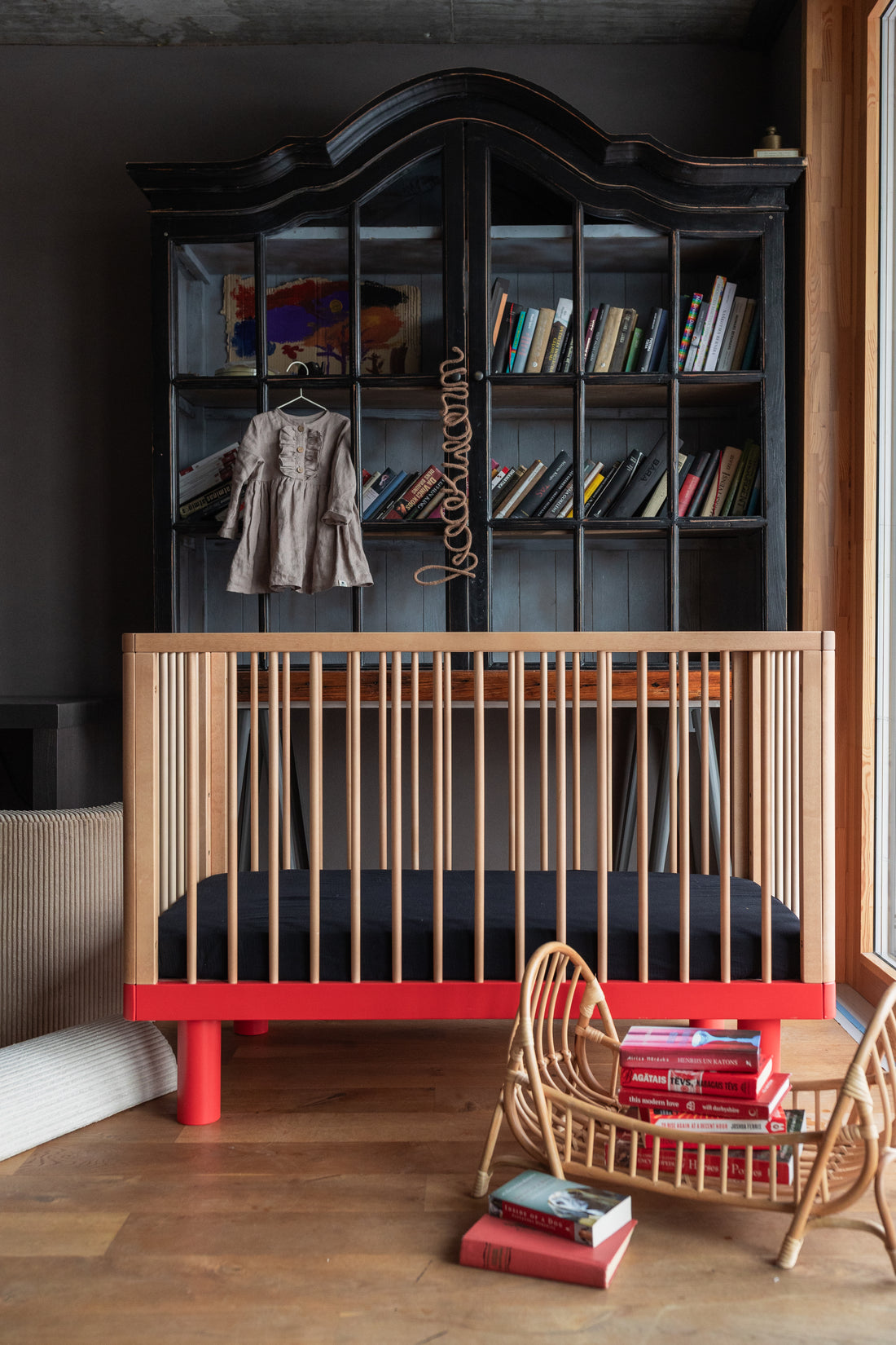 Nox cot in natural wood and red