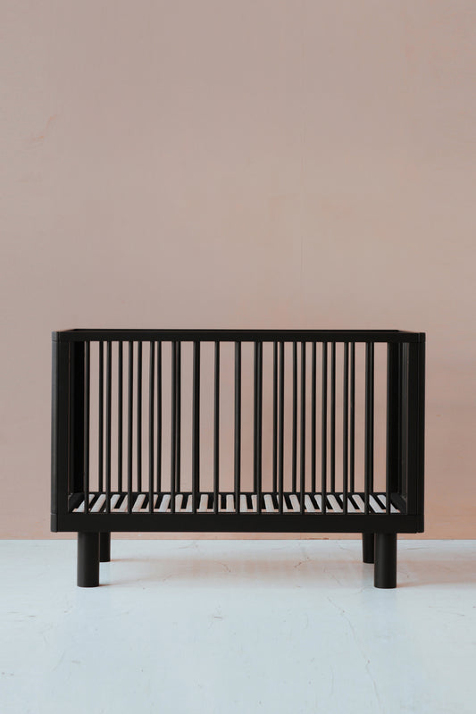 Nox cot in black satin + conversion rail in black satin