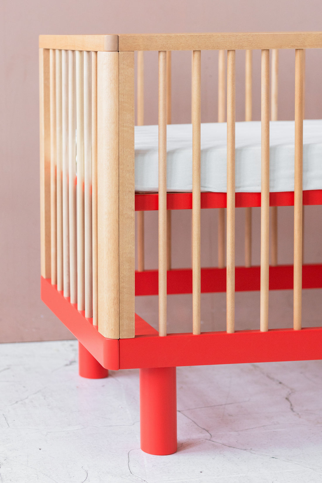 Nox cot in natural wood and red