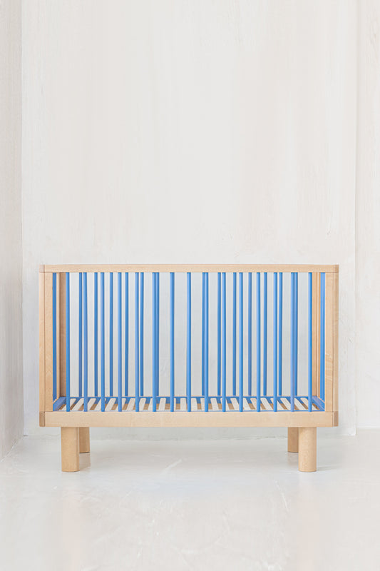 Nox cot in natural wood and blue / ON PRE-ORDER. Estimated shipping date 7th - 9th of May