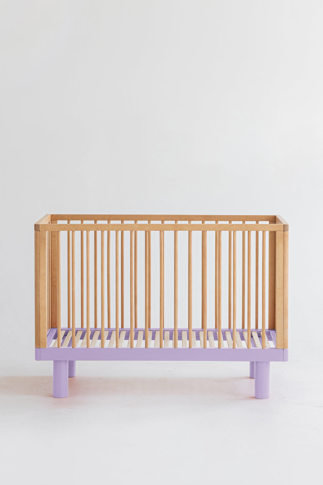 Nox cot in natural wood and lavender