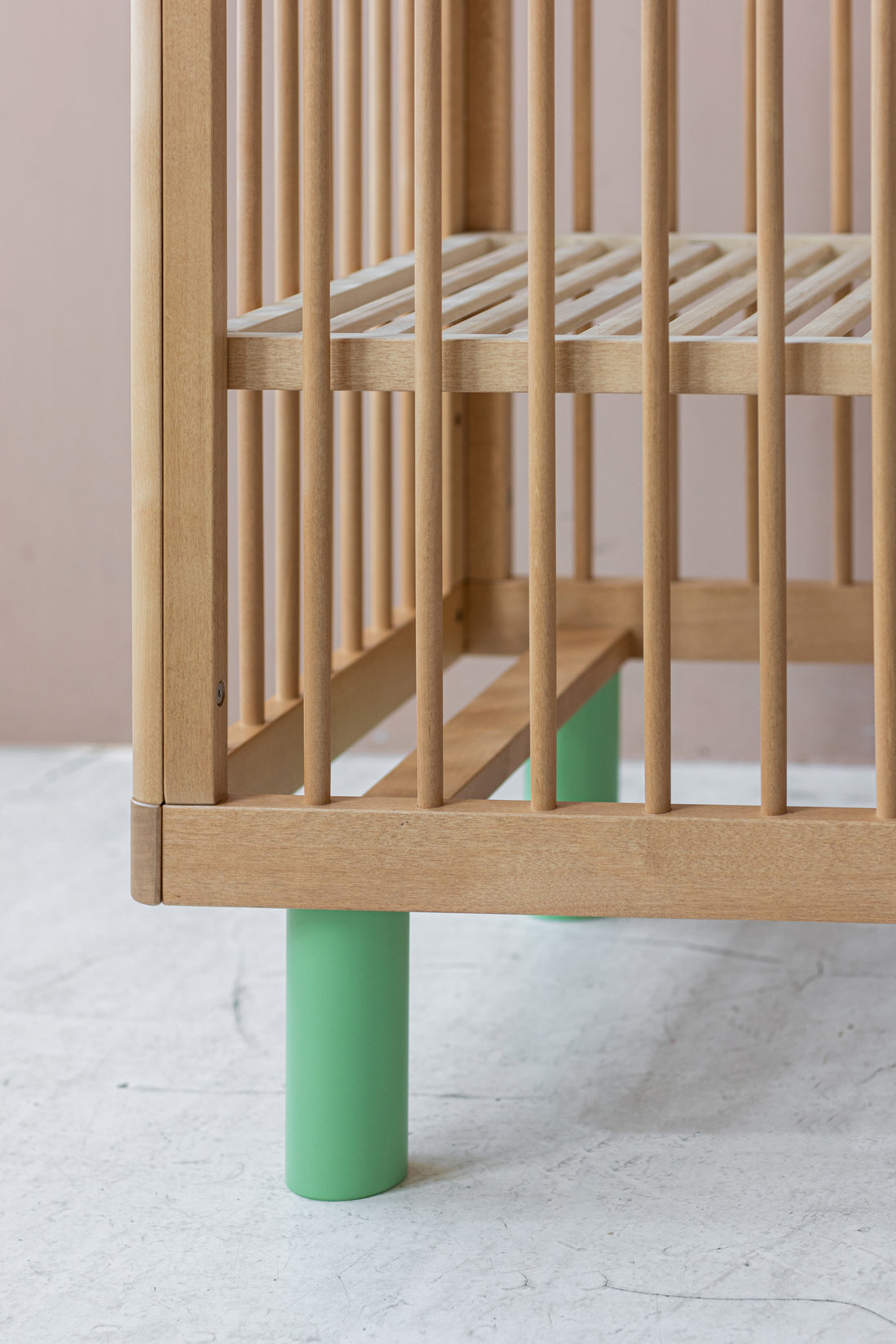 Nox cot in natural wood and green