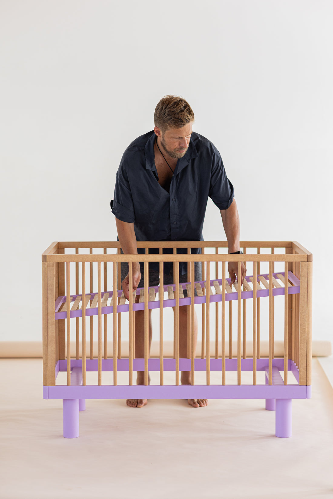 Nox cot in natural wood and lavender