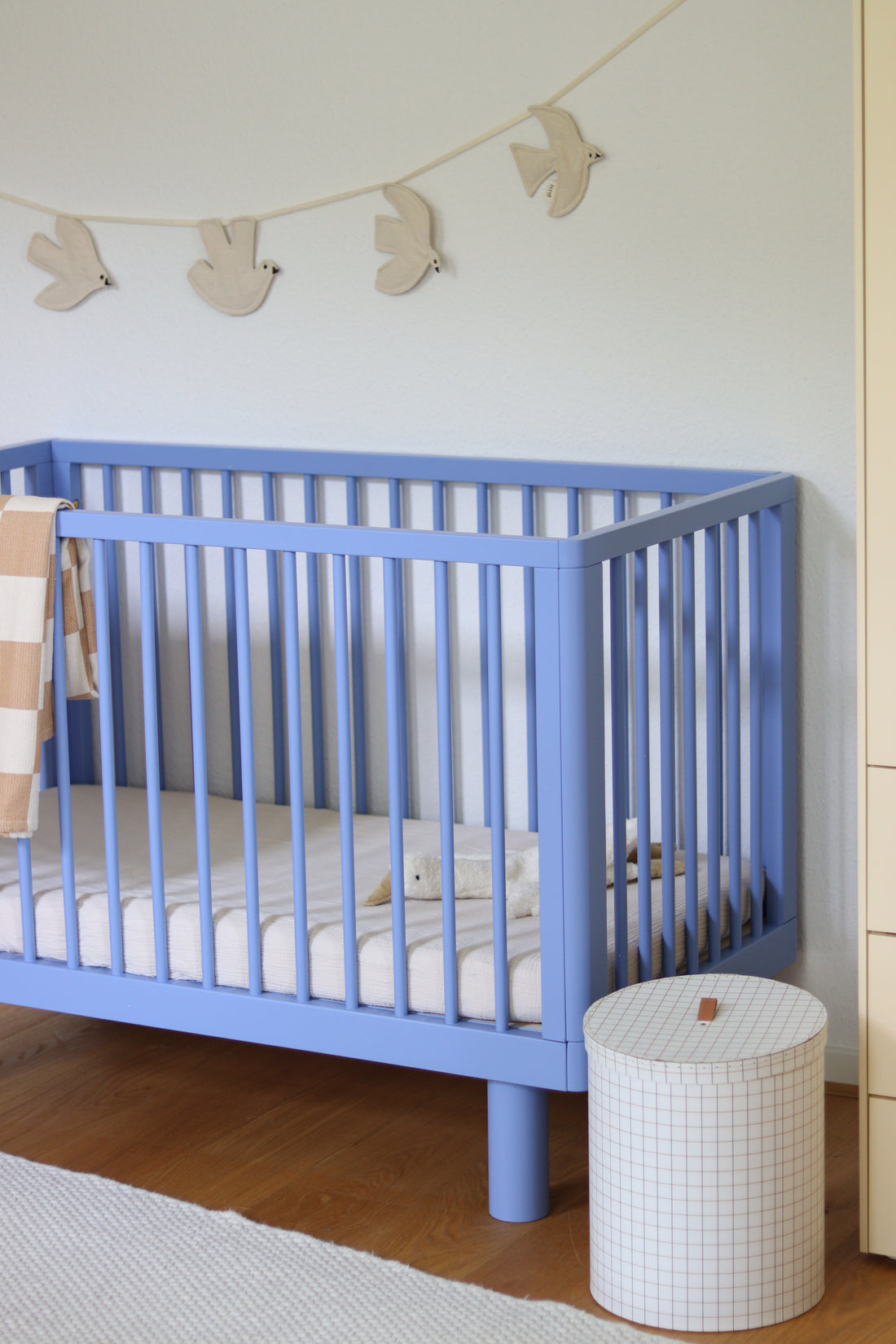 Nox cot in blue