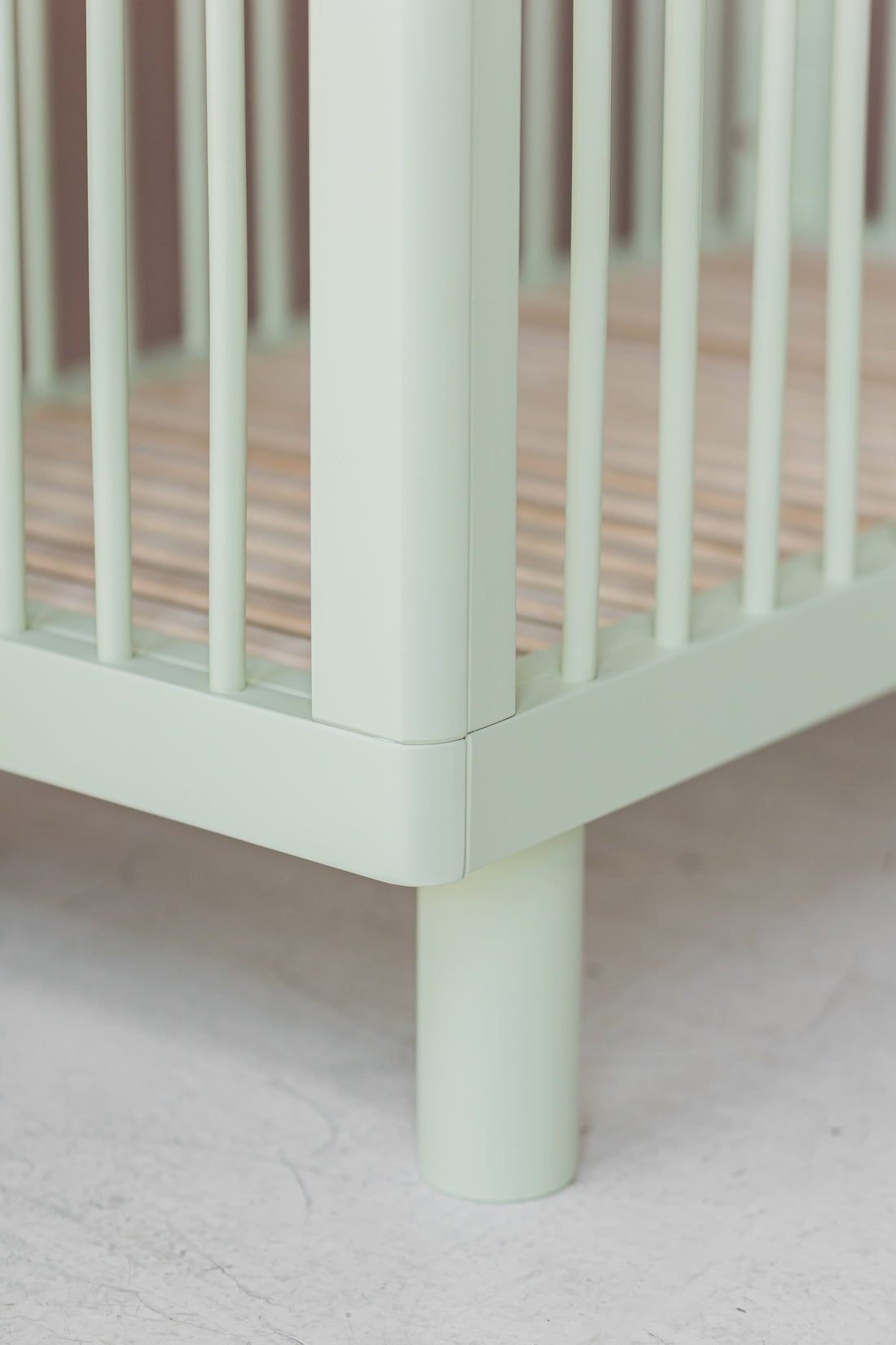 Nox cot in pistachio