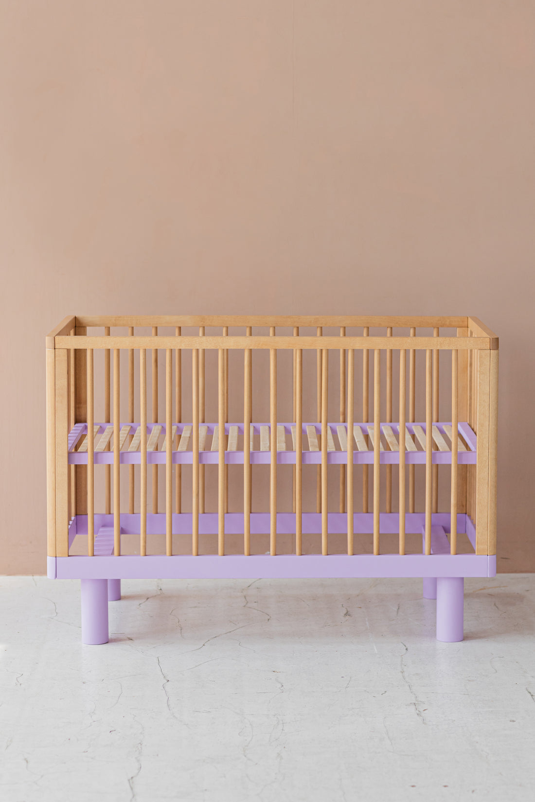 Nox cot in natural wood and lavender