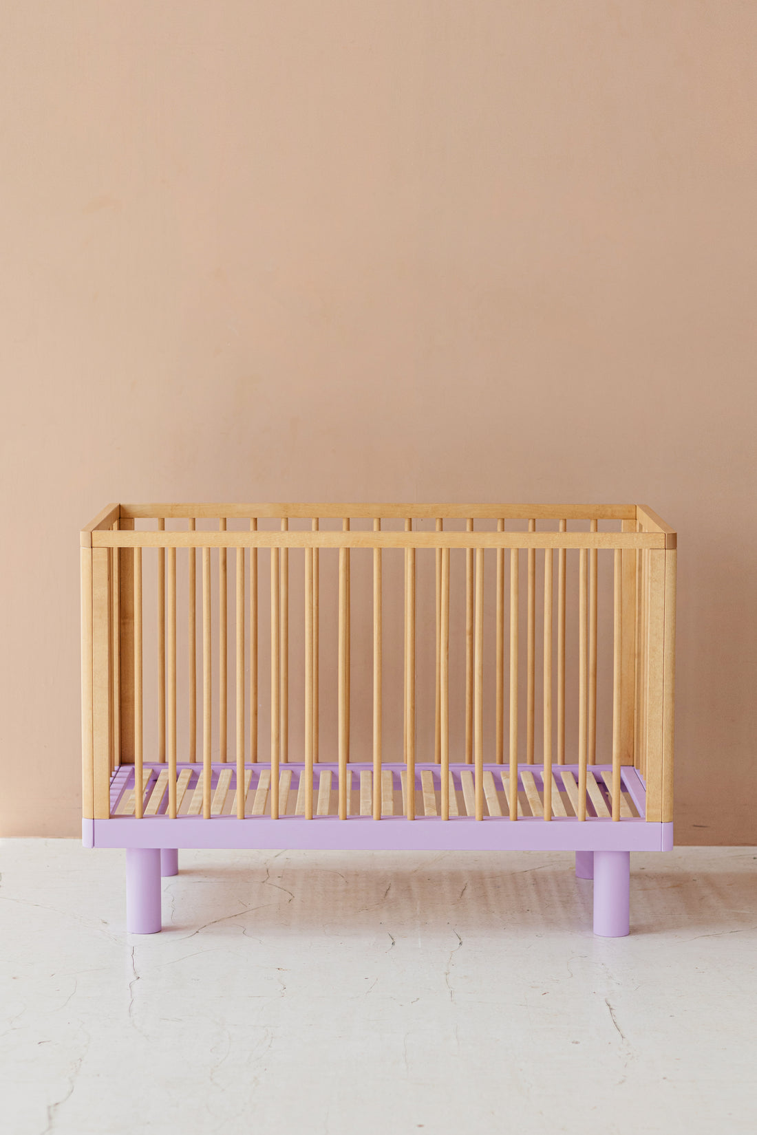 Nox cot in natural wood and lavender + conversion rail in natural wood and lavender