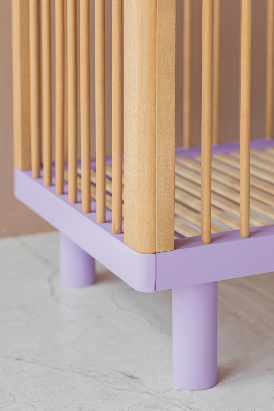 Nox cot in natural wood and lavender